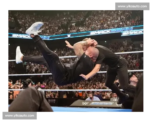 哈利伯顿拐杖变 WWE 武器!塞纳抡拐重击对手引热议 哈利伯顿拐杖变 WWE 武器!塞纳抡拐重击对手引热议